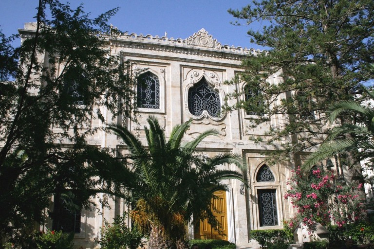 Agios Titos Church - Heraklion Crete (image by bongovongo)