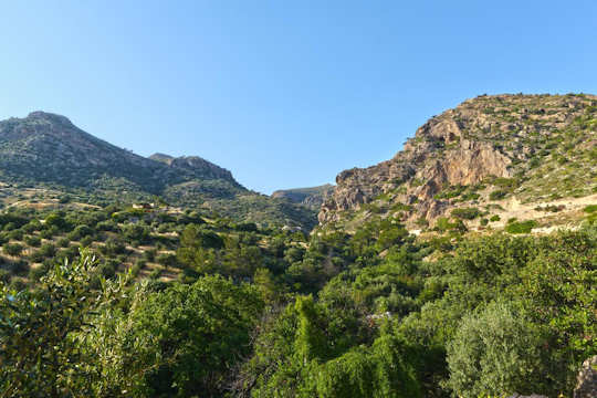 Beautiful relaxing natural spaces around Aspros Potamos traditional village