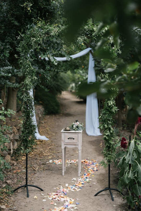 A rustic wedding in an olive grove by 'Crete for Love' (image by Andreas Markakis