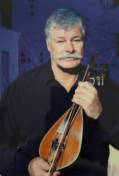 Garganourakis with lyre