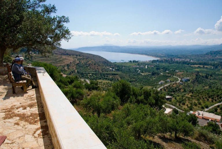 Enjoy driving in the hinterland of Rethymnon and Chania - this is the view to Georgioupolis Beach