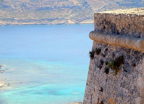 Gramvousa Castle overlooks the bay - past haunts of pirates (image by Michael Brys)