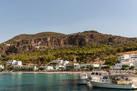 Kapsali Beach, Kythera (image by Gilles Messian)