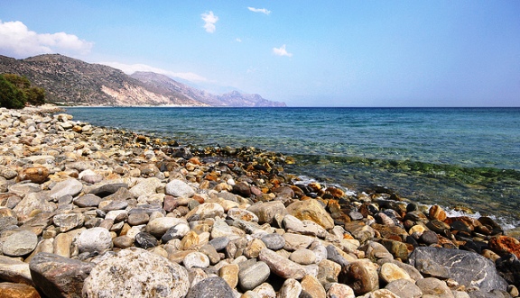 Pebbles at the eastern end of town (image by Miguel Carvalho)
