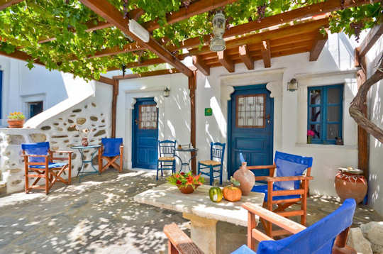 Experience classic Cycladic comfort at the Venetiko Apartments in Naxos Chora