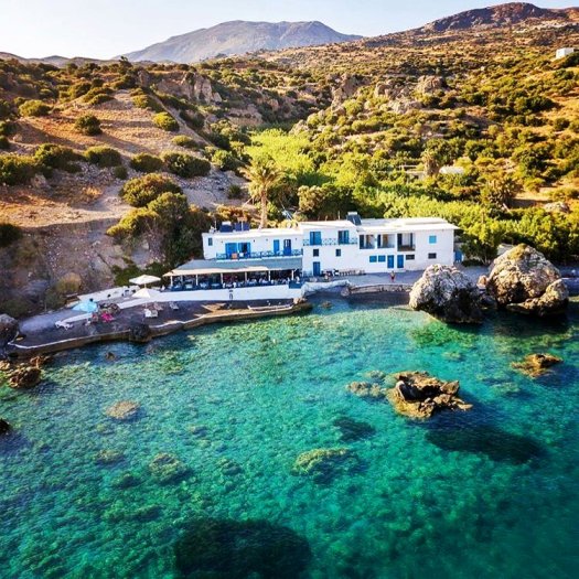 Agia Fotini Taverna and beaches