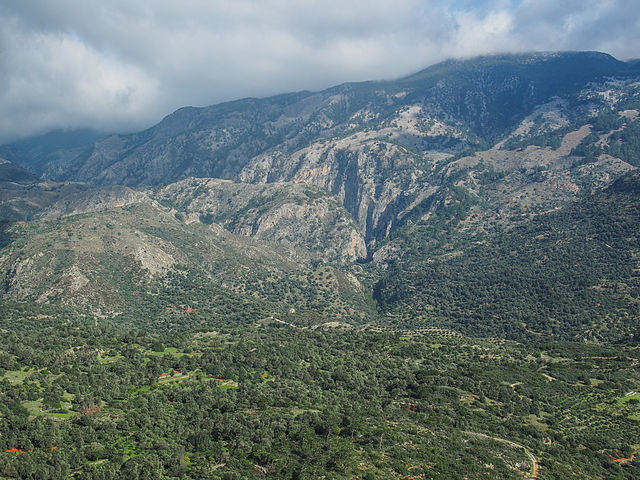 Agia Irini Gorge in the Lefka Ori (image by C Messier)