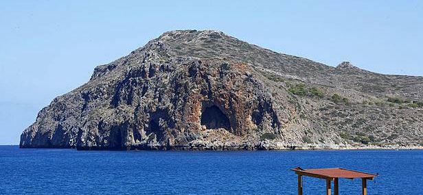 Looking across to Agioi Theodori Island