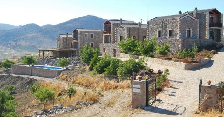 Arodamos Guesthouse sits in nature in the foothills of Mount Psiloritis just 20 km from Heraklion