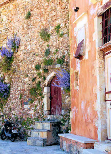 The walls of the Old Town of Chania are dotted with such ruins