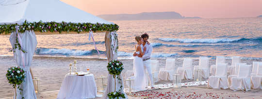 A beach wedding in Crete with Grecotel