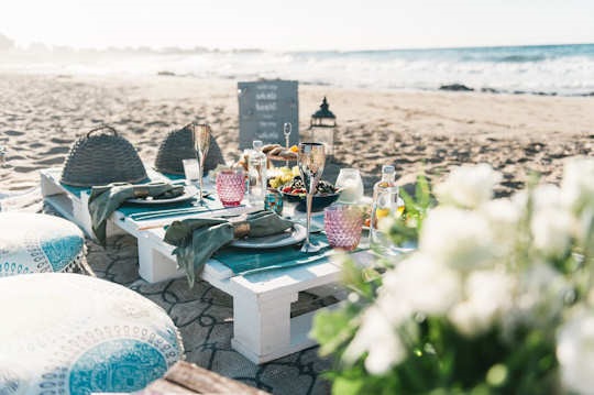 Crete for Love created this magical surprise engagement picnic on a sandy beach in Crete (image by Andreas Markakis)