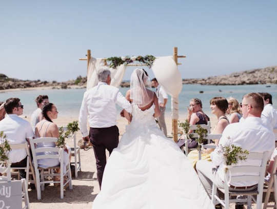 A beach wedding in Crete by Crete for Love (image by Andreas Markakis)