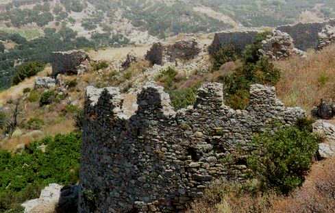 Walk a section of the E4 European Walking Path from Kissamos to Polyrinia or reverse