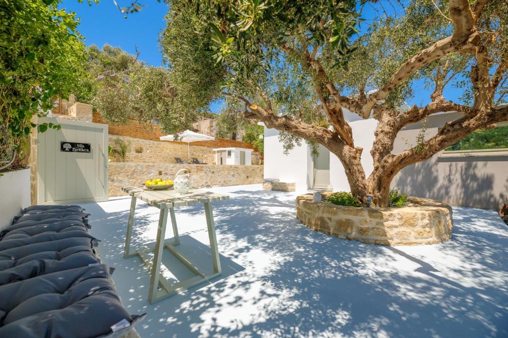 Evrithea Cottage in Crete