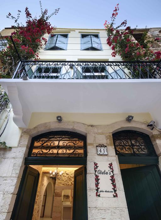 Giotas Studio in the charming old zone of Chania