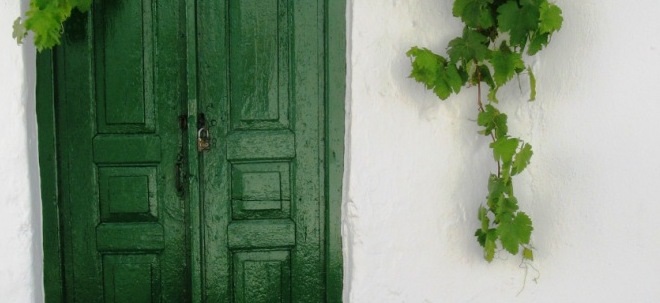 Green door in the back lane ways of Mykonos Chora