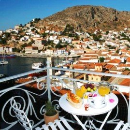 Hydra hotels and guesthouses within walking distance to the old port