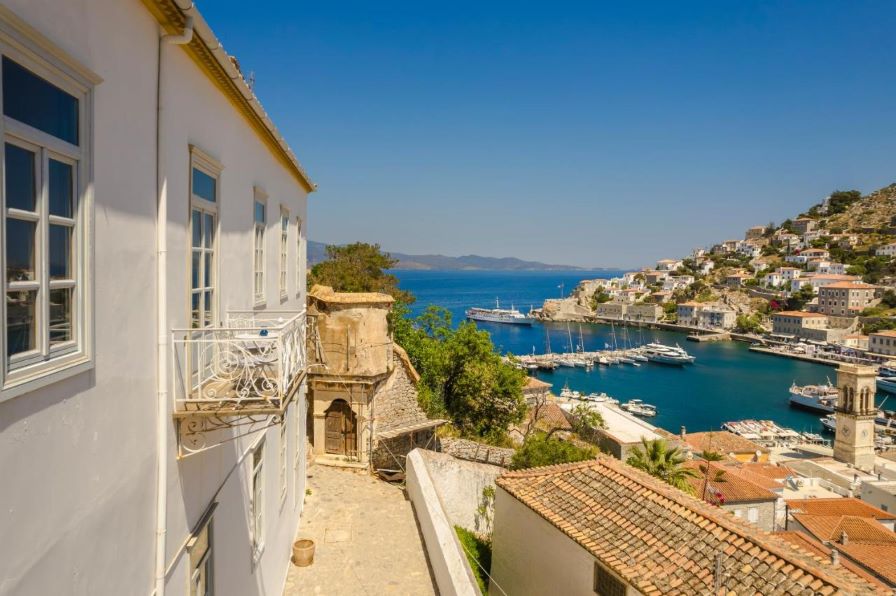 Hydra hotels and guesthouses within walking distance to the old port