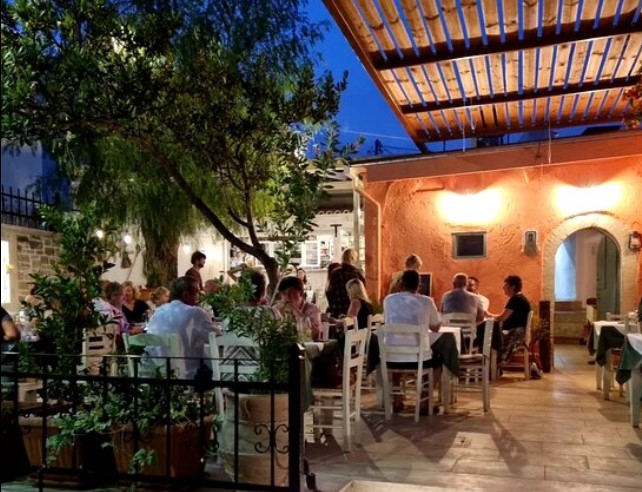 Taverna in Kamilari, Crete