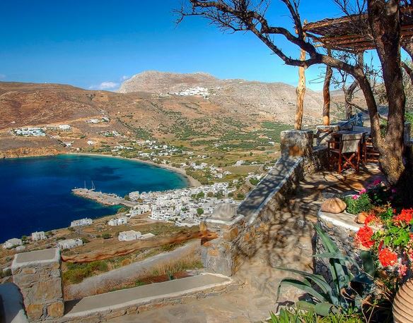 Visit Katapola in Amorgos - little known and spacious