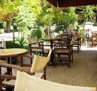 Αθήνα - Kifissia in the north is a leafy green suburb which makes a good base for a long stay