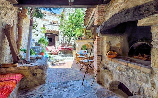 The courtyard of Meronas Eco House