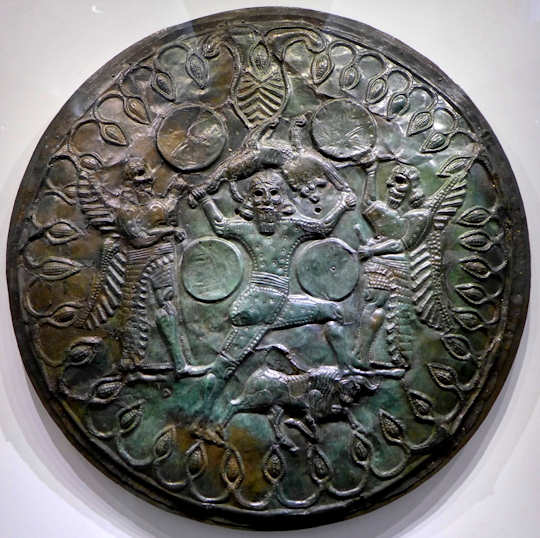 Ideon Andron shield depicting Ζεύς