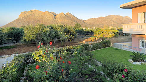 Skamagkas Apartments in Stavros Beach, Crete