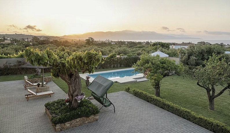 The Ochre Sun Villa in Crete