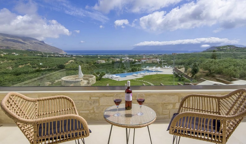 Vibrant & Verdant Villa Crete