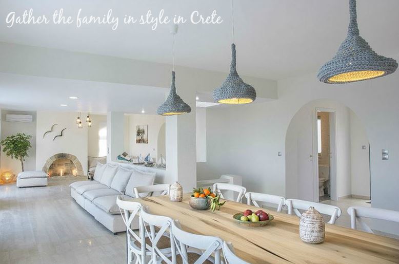 Ioanna Villa is located in the village of Plaka in Chania, 33 km from Chania International Airport CHQ.