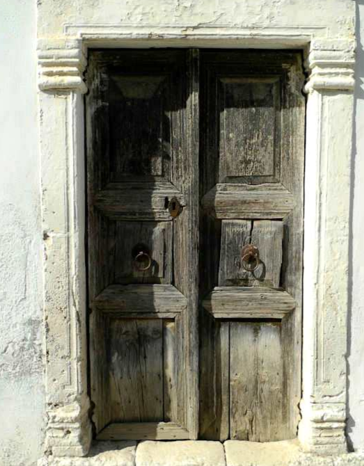 Old wooden doors of Vori (image by Mark Latter)