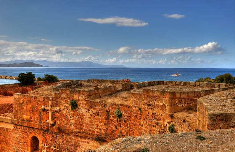 The wide open blue skies, the blue of the Med, the history wafting in the dust from the fortezza - here looking from Chania